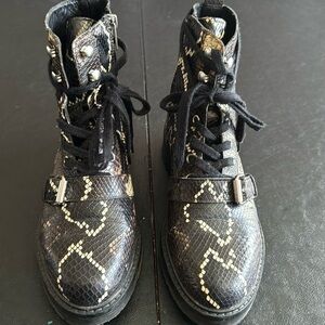 All Saints Donita boot
Snake print leather